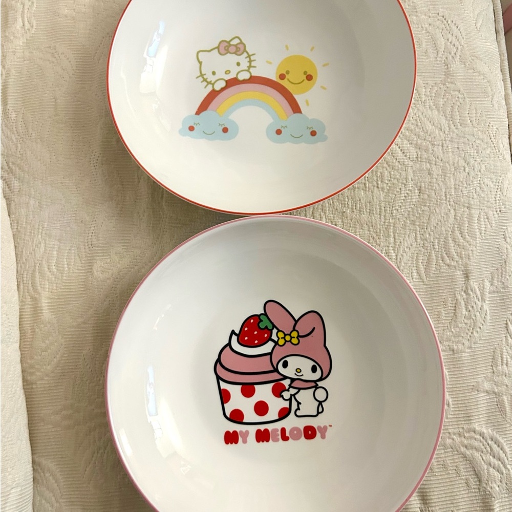 Hello Kitty Pink and White Dinnerware Set